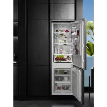 Réfrigérateur combiné encastrable 		AEG	TSC7M181EC GreenZone