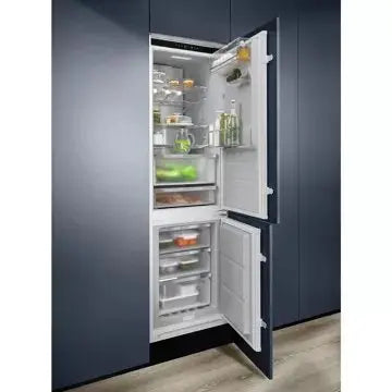 Réfrigérateur combiné encastrable 	ELECTROLUX	ENV9MC18S MultiChill